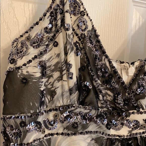 Gray Floral Sequin Flowy Dress - Picture 3 of 8